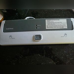 FoodSaver Vacuum Sealer in Gray and White